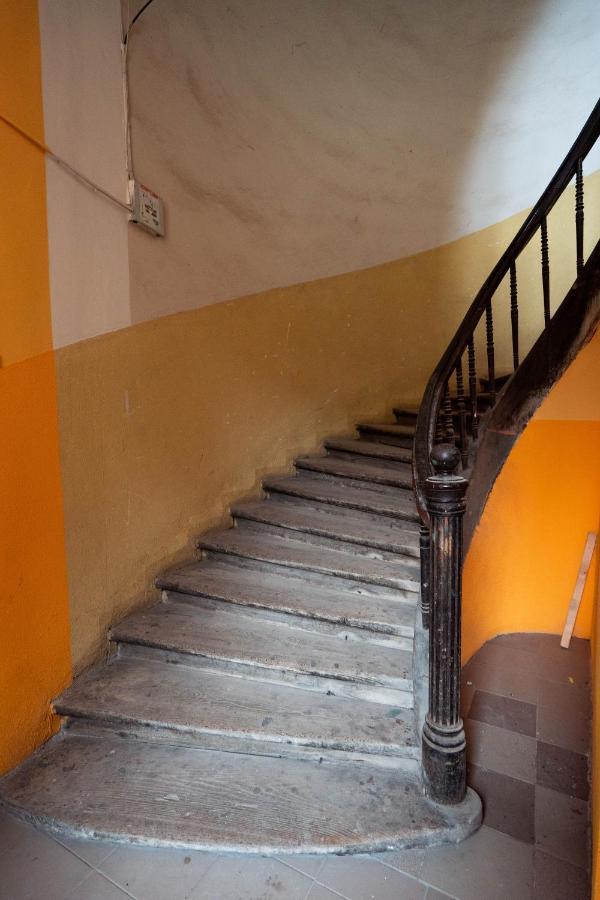 A1 Hostel Lviv Extérieur photo